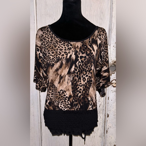 🐆🐆Boho Animal Print Short Sleeve Top🐆🐆 - Picture 2 of 6